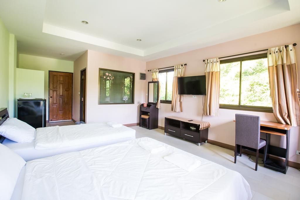 Banlanna Hotel Lampang Szoba fotó